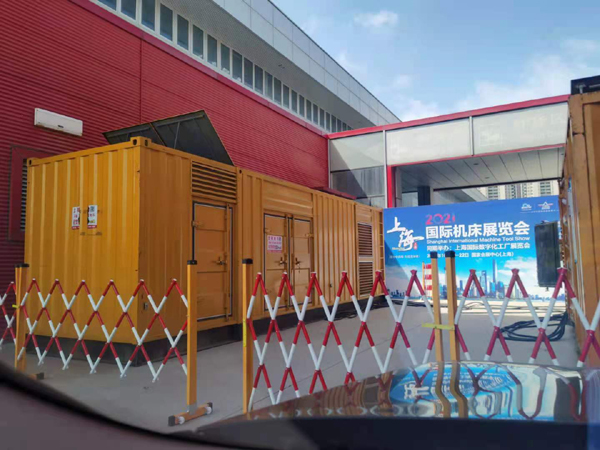 苏尼特右发电车出租-发电机无电压或电压太低怎么办？