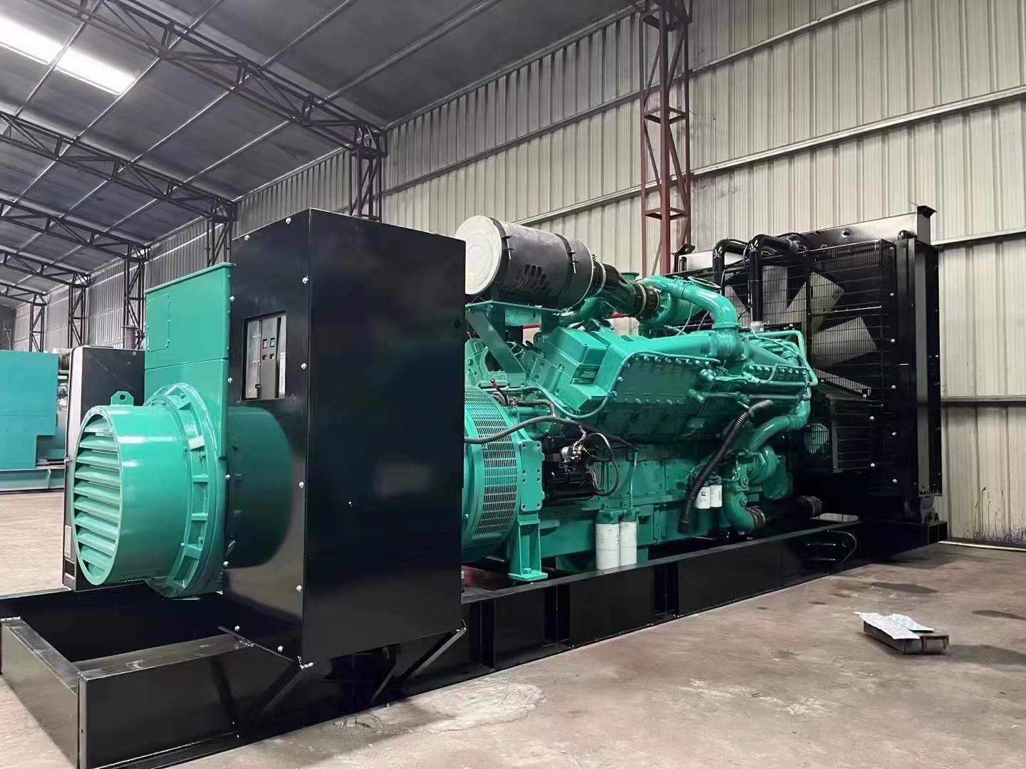 苏尼特右如何降低 800kW 柴油发电机输出电流的波动？