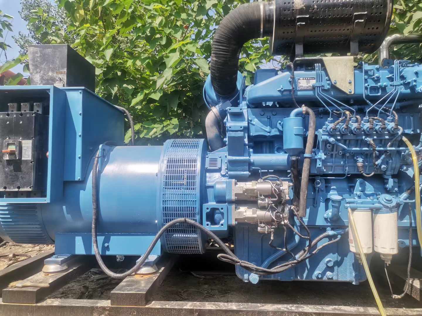 苏尼特右详细说明降低 800kW 柴油发电机输出电流波动的方法