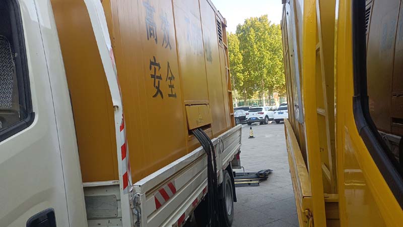 苏尼特右如何判断柴油发电机组和UPS电源的切换时间是否符合要求？