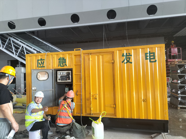 苏尼特右怎样判断空气滤清器是否需要更换？
